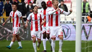 Sivasspor, Antalyaspor'u 2-1 Yenerek Galip Geldi