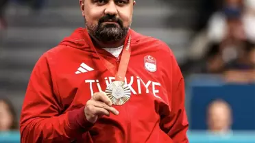Nesim Turan Aktif Kariyerine Veda Etti