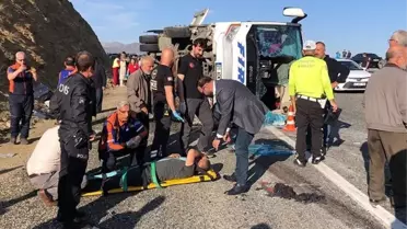 Elazığ'da can pazarı! Midibüs devrildi: Çok sayıda yaralı var