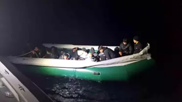 Karaburun'da 22 Düzensiz Göçmen Kurtarıldı