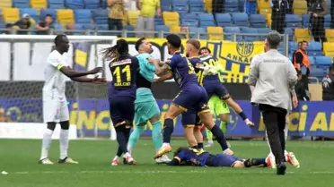 Ankaragücü-Çorum FK Maçında Kavga