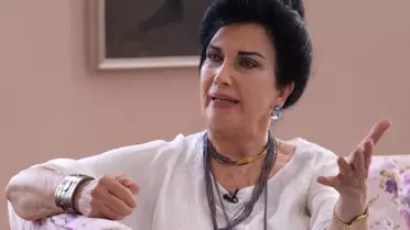 Aşk-ı Memnu dizisinin emektar ismi Zerrin Arbaş görkemli villasının kapıları açtı