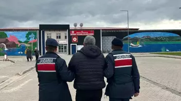 Hırsızlık suçundan aranan F.A. yakalandı
