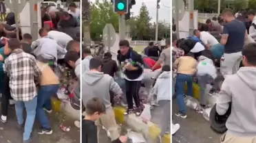Görüntü Türkiye'den! Bira için birbirlerini ezdiler
