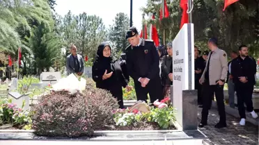 Şehit Uzman Jandarma Mustafa Uğurelli kabri başında dualarla anıldı
