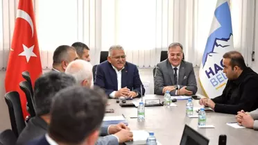 Başkan Büyükkılıç Hacılar'da Yeni Hizmet Binasını Ziyaret Etti