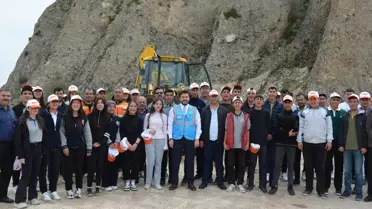 Adilcevaz'da Van Gölü'nde Çevre Temizliği