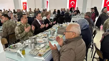 Burhaniye'de Kaymakam Memiş, Şehit ve Gazi aileleri için düzenlenen yemeğe katıldı