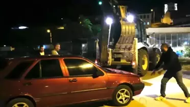 Bozcaada'da Alkollü Sürücü Limanda Kaza Yaptı