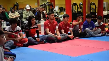 Hatice Akbaş Genç Sporcularla Buluştu
