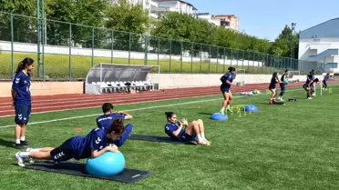 Siverek İdmanyurdu Kadın Futbol Takımı Play-Off'a Yükseldi