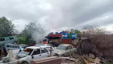 Gölbaşı'nda Sanayi Yangını: Patlayan Variller Korkuttu