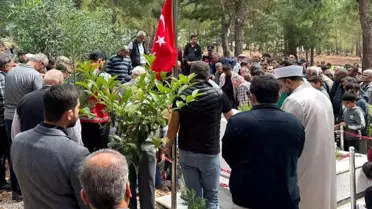 Gara şehidinin vefat eden annesi, oğlunun yanına defnedildi