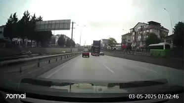 Kocaeli'de Kamyon Tünele Çarptı