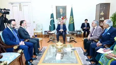 Pakistan Başbakanı Şerif, Türkiye'nin İslamabad Büyükelçisi Neziroğlu ile görüştü