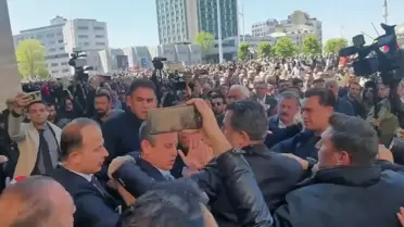 Özgür Özel'e Yumruklu Saldırı