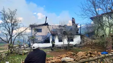 Adana'da Yangın: Bir Ev Kullanılamaz Hale Geldi