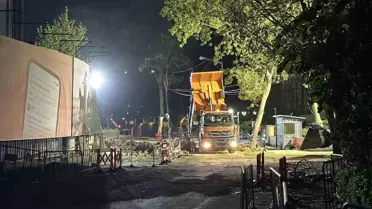 Sarıyer'de Yol Çökmesi: Onarım Çalışmaları Gece Boyunca Devam Ediyor