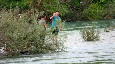 Manavgat Irmağı'nda Mahsur Kalan İki Kişi Kurtarıldı