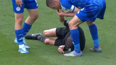 Yeşil sahalarda ilginç anlar! Hakem yere düştü, dünyaca ünlü futbolcu düdüğe sarıldı