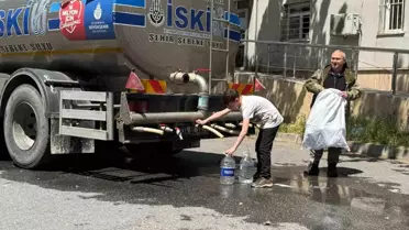 Sarıyer'de Yol Çökmesi, Ayazağa Mahallesi'nde Su Kesintisine Yol Açtı