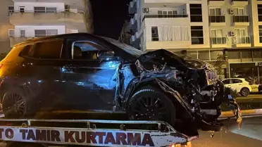 Alanya'da Alkollü Sürücü Park Halindeki Araçlara Çarptı
