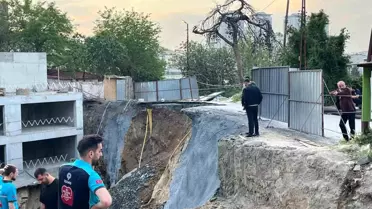 İstanbul'da İnşaatta Yolda Çökme: Doğalgaz Hattı Zarar Gördü