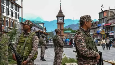 Hindistan'dan Pakistan'a Füze Saldırısı