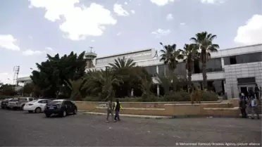 İsrail, Yemen Havalimanını Vurdu