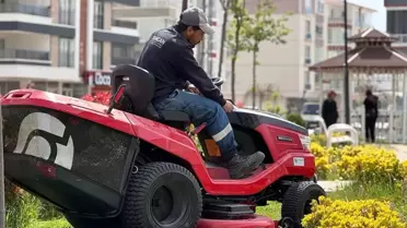 Sincan Belediyesi Yaz Ayları İçin Park ve Bahçelerde Bakım Çalışmaları Yapıyor