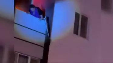 Alevlerden Kaçarken Pencereden Atladı