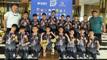 Yıldızkent Spor, Antalya'dan Çifte Kupa ile Döndü