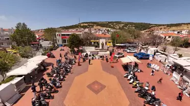 Bozcaada'da Motosiklet Sürücüleri İçin Güvenli Sürüş Eğitimi ve Kask Dağıtımı