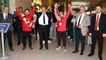 Milli Halterci Ramazan Efe Yılmaz, Dünya Şampiyonasından Madalyalarla Döndü