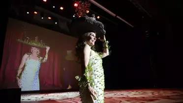 Denizli'de Cam Bienali Defilesi