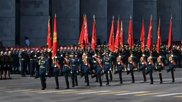 Bişkek'te Zafer Töreni