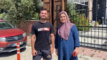 Moldovalı Turist Bulduğu Telefonu Sahibine Teslim Etti