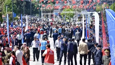 Atatürk'ü temsil eden bayrak Samsun'da karaya çıkarıldı (2)