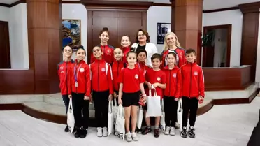 Didimli Akrobatik Cimnastik Sporcuları Avrupa Şampiyonası Başarısı İçin Belediye Başkanını Ziyaret Etti