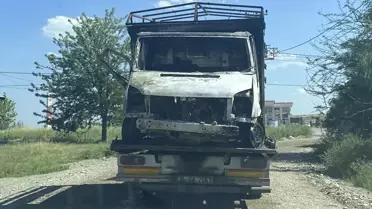 Diyarbakır'da Yanmış Kamyonette 2 Ceset Bulundu