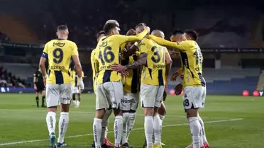 Fenerbahçe Başakşehir'i 4-1 Yendi