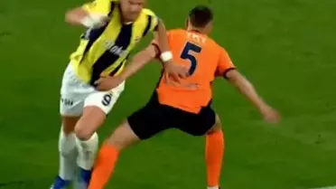 Fenerbahçe penaltı bekledi ancak hakem 'devam' dedi