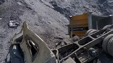 Hafriyat Kamyonu Devrildi, Sürücü Hayatını Kaybetti