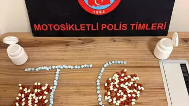 Manisa'da Uyuşturucu Hapla Kaçan İki Şüpheli Yakalandı