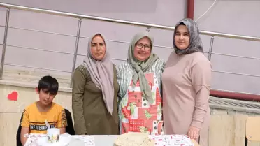 Öğrenciler Kümes ve Kuluçka Eğitimi Alıyor