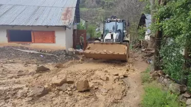 Koyulhisar'da Şiddetli Yağışlar Sele Neden Oldu