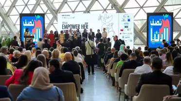 Kahire'de Kadını Güçlendir Çağdaş Sanat Fuarı Açıldı