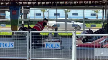 Lunaparkta Korkunç Anlar: Anne ve Kızına Demir Parçası Düştü