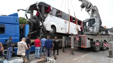 Çanakkale'de Feci Kaza: 8 Ölü, 20 Yaralı