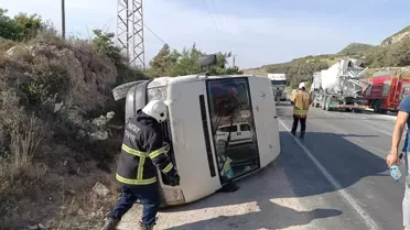 Hatay'da Minibüs Çarpışması: 3 Yaralı